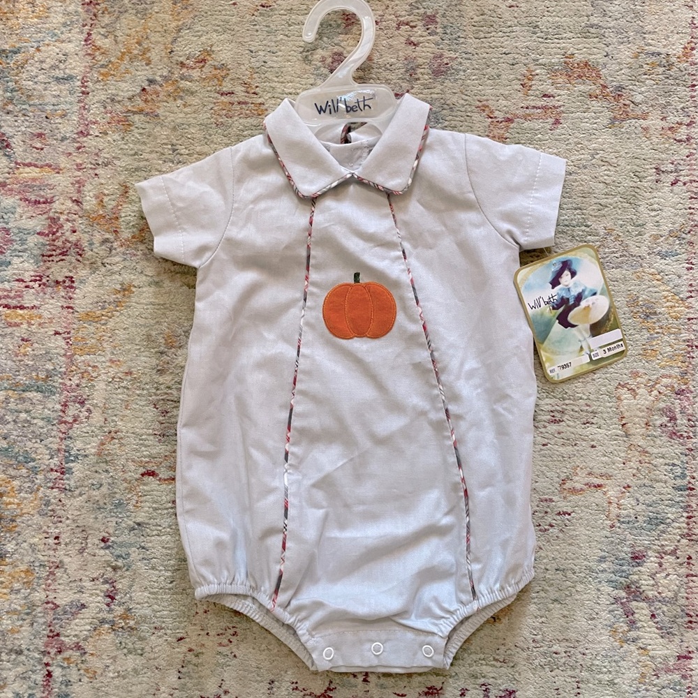 WillBeth NWT Pumpkin Bubble